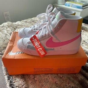 Nike Pastel Vintage 77 Trailblazers